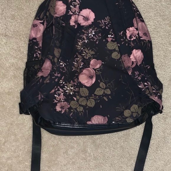 flower backpack - Picture 2 of 3